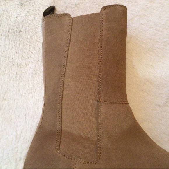 NEW ,Aqua Jessy TAUPE Suede Boots, size 8 M, never Worn exclusive Bloomingdales. - Picture 5 of 6